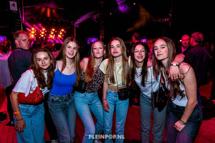 Publiek Bewerkt    (5)